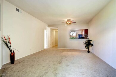 930 N Mesa Dr 1045 Mesa AZ-large-005-Liv