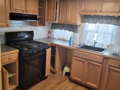 846 Broadway unit 44, Saugus, MA 01906 - photo 2