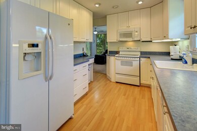 6025 Emerald Ln, Sykesville, MD 21784 - photo 6