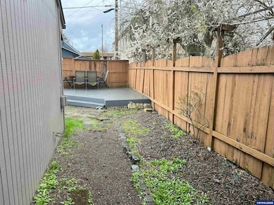 430 SW 6th St, Corvallis, OR 97333 - photo 5