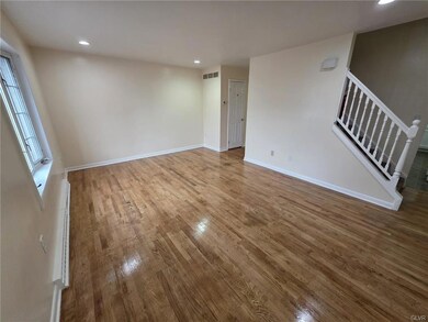 5676 Greens Dr, Allentown, PA 18106 - photo 2