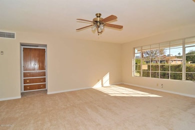 Living Room 18