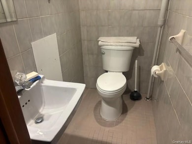 404 Bauer Place, Mineola, NY 11501 - photo 7