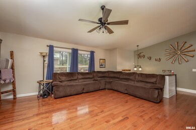 4405 Canterbury Ln, Davenport, IA 52806 - photo 3
