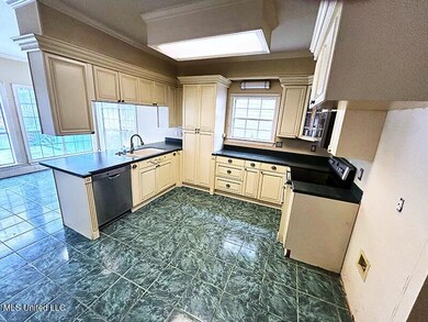 2150 W Fairway Dr, Brandon, MS 39047 - photo 7