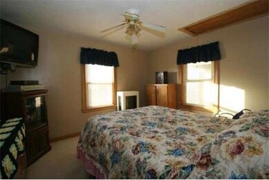 26 Chicopee St, Worcester, MA 01602 - photo 5