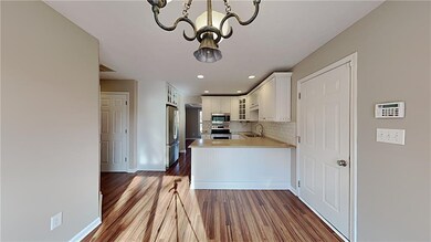 10693 Glenn Cairn Ct, Fishers, IN 46037 - photo 6