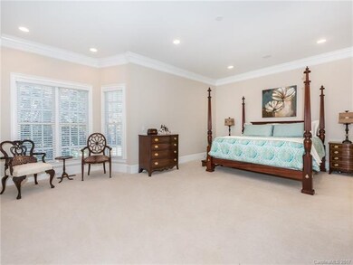 Lovely master bedroom with sitting area and recess