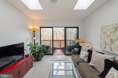 236 W Taylor Run Pkwy unit 10, Alexandria, VA 22314 - photo 4