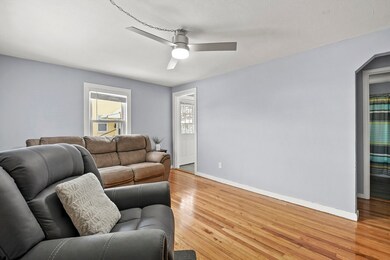 19 Ives St, Worcester, MA 01603 - photo 6