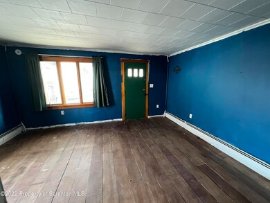 527 Donnelly St, Duryea, PA 18642 - photo 4