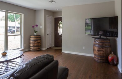 6916 Wake Forrest Dr, Dallas, TX 75214 - photo 3