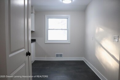 4926 Alpha St, Lansing, MI 48910 - photo 6