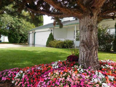 403 S Valley Dr, Nampa, ID 83686 - photo 2