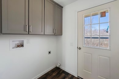 Side entry/laundry