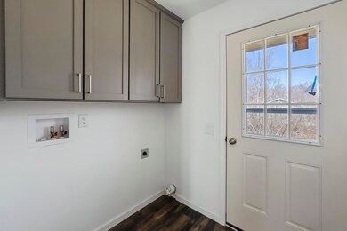 Side entry/laundry