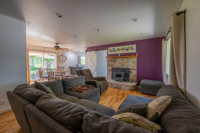 1830 SW 16th St, Redmond, OR 97756 - photo 5