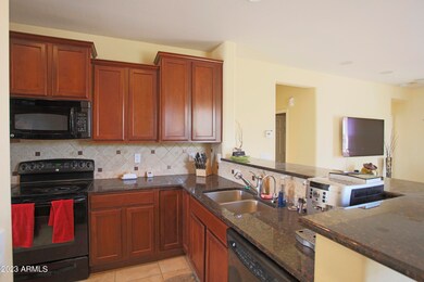 03 Kitchen