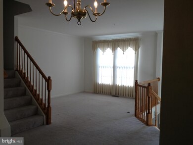 21049 Sojourn Ct, Germantown, MD 20876 - photo 2