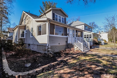 53 Kempson Place, Metuchen, NJ 08840 - photo 2