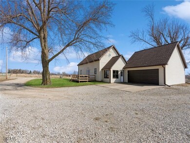 4167 N 19th Ave W, Newton, IA 50208 - photo 2