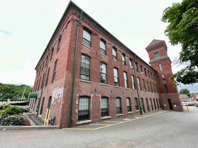 Emerson Mills unit M12, Pembroke, NH 03275 - photo 7