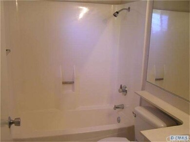 Loft 2nd master bdrm bath/shower combo