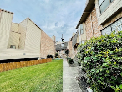 2103 Place Rebecca Ln unit D1, Houston, TX 77090 - photo 3