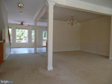 12788 Dogwood Hills Ln, Fairfax, VA 22033 - photo 2