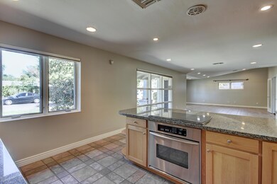 501 W 14th St-23