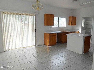 023-365467 - Dining Area and Kitchen