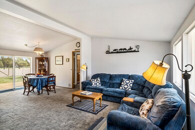 Livingroom /Dining room