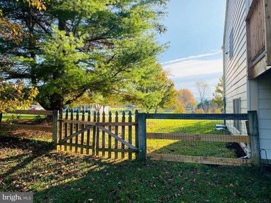 125 Horseshoe Ln, Shenandoah Junction, WV 25442 - photo 6