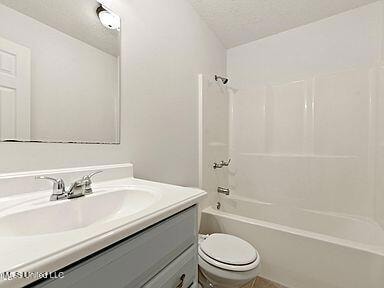 8725 Elm Ave, Ocean Springs, MS 39564 - photo 5