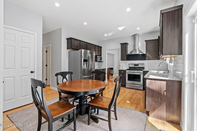 28-web-or-mls-2762-w-lydius-st