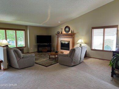 615 49th Ave S, Grand Forks, ND 58201 - photo 6