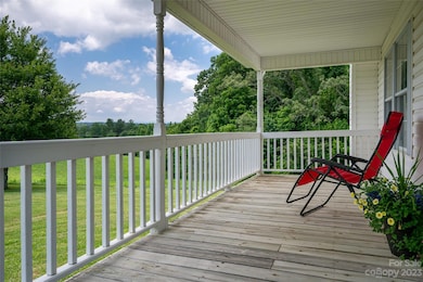 81 Plantation Dr, Asheville, NC 28806 - photo 4