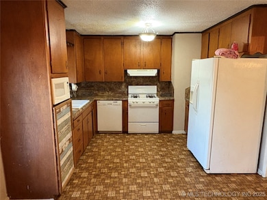 1411 E Denton Ave, Sapulpa, OK 74066 - photo 4