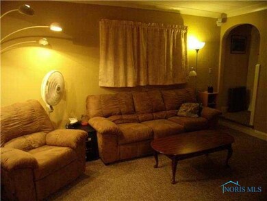 2033 Brussels St, Toledo, OH 43613 - photo 3