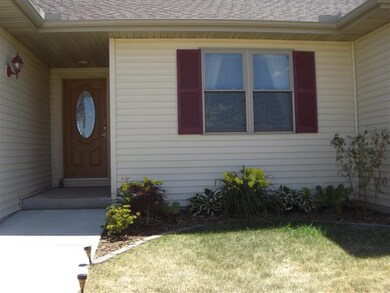 834 Sumac St, Oregon, WI 53575 - photo 2