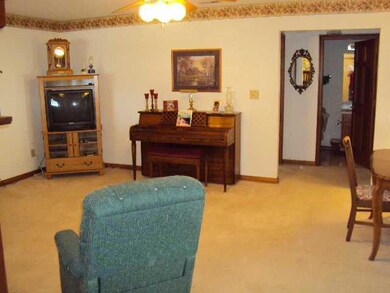 1320 Swan Dr, Franklin, IN 46131 - photo 4