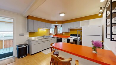 31 Vivian St, Auburn, ME 04210 - photo 4