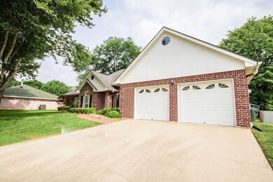 725 Oakview Dr, Nacogdoches, TX 75965 - photo 2