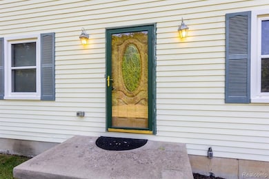 22133 Meridian Rd, Grosse Ile, MI 48138 - photo 5