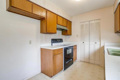 110 Glen Rose Ave, Cleburne, TX 76033 - photo 5