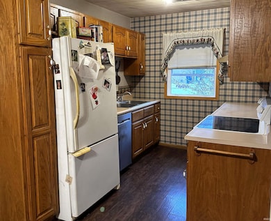 405 Dean St, Mitchell, IN 47446 - photo 7