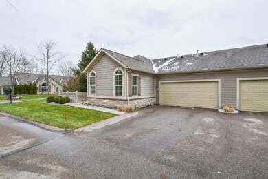 014-photo-rear-view-7874338