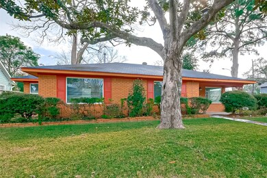 946 E 14th St, Houston, TX 77009 - photo 2