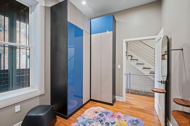 221 Kemp Aly, Cincinnati, OH 45202 - photo 5