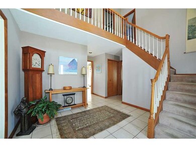 Entry/Foyer.